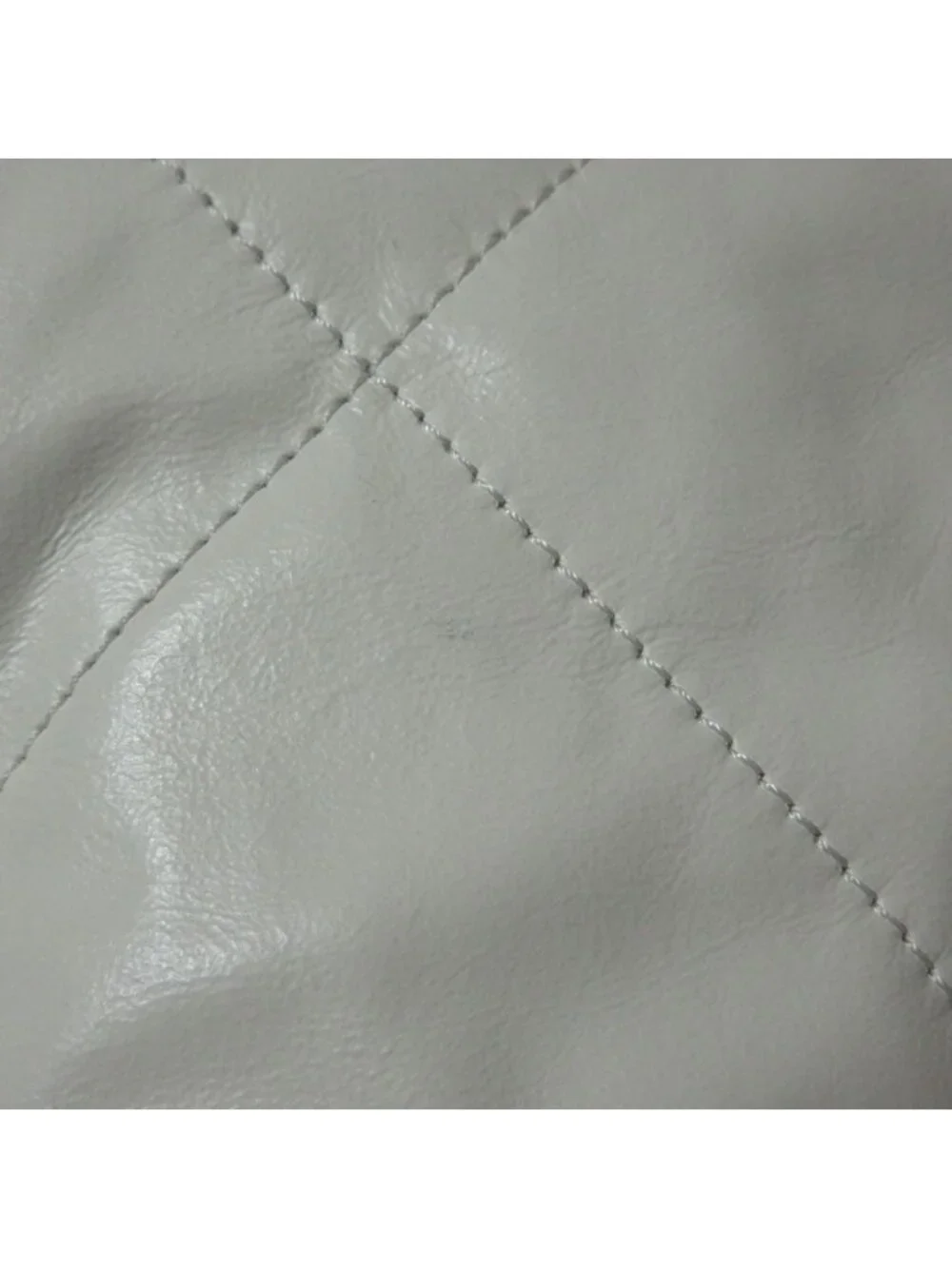 Chanel 22 Chain CC Logo Leather Shoulder Bag White Antique Silver